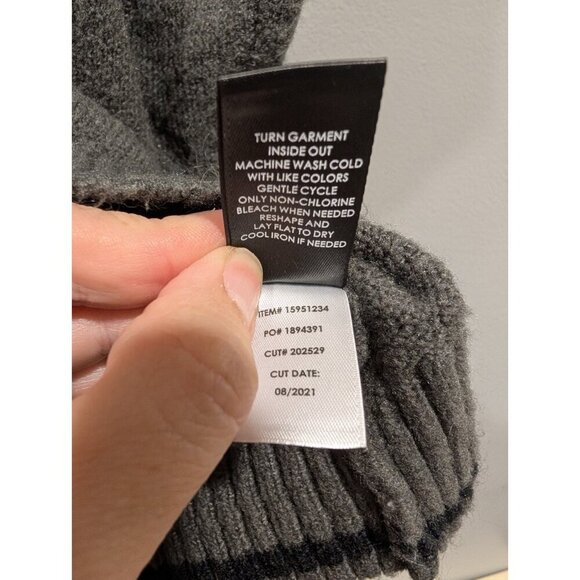 Torrid Womens Size 0/L/12 Grey Crew Neck Sweater Camo Star Long Sleeve Warm - Picture 8 of 16